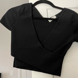Aritzia black cropped shirt